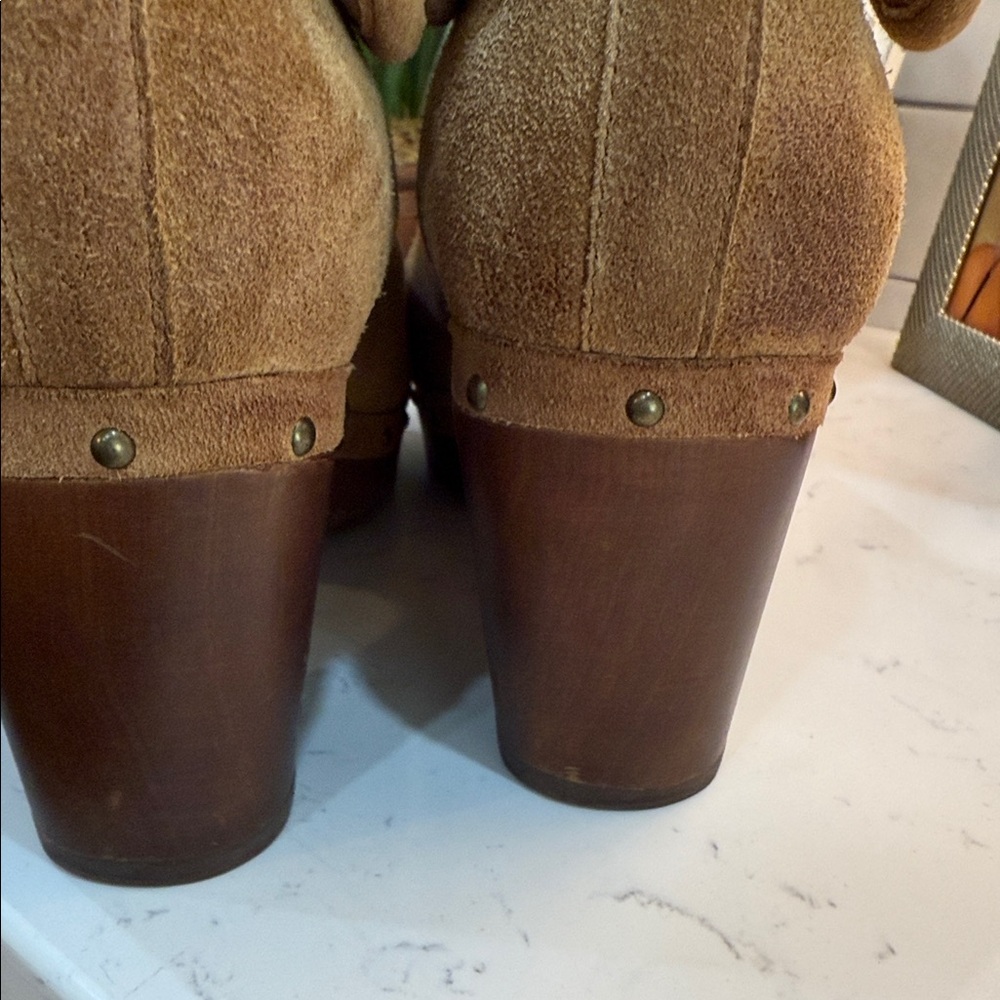 UGG Tan Shearling Clogs - Picture 5 of 6